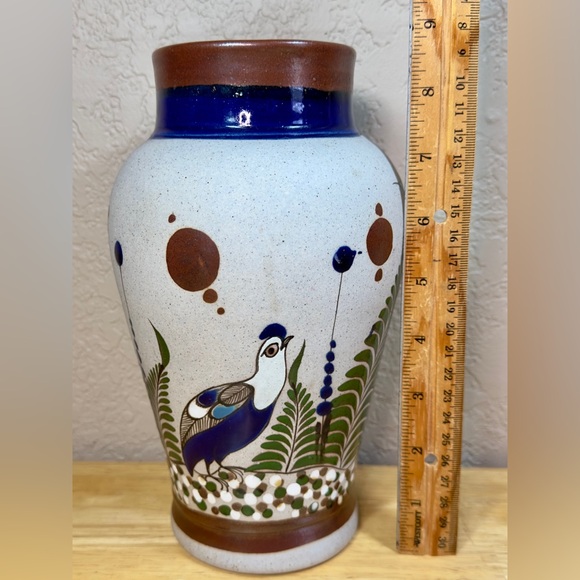 Tonala Mexican Pottery Vase Hand Painted Quail Butterfly Signed Mateos 8.75” - Picture 16 of 16